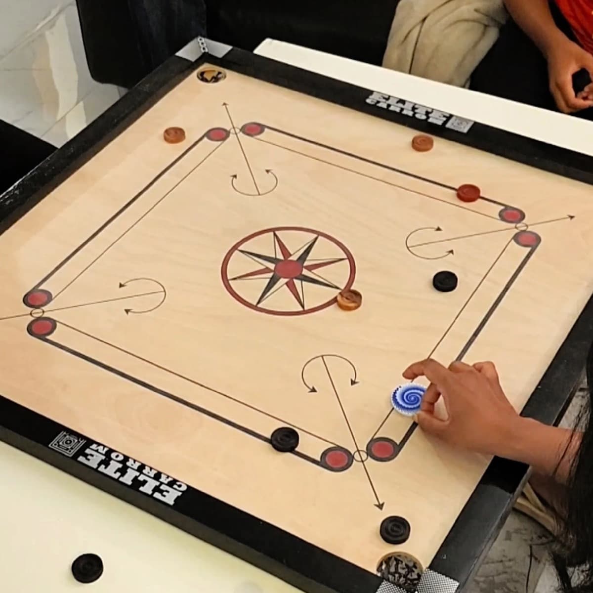 Carrom board