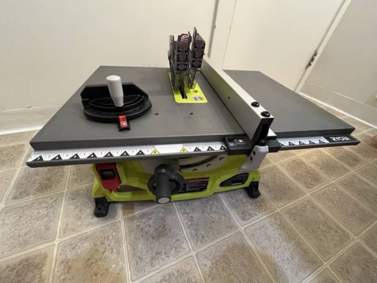 Ryobi 8-inch Table Saw